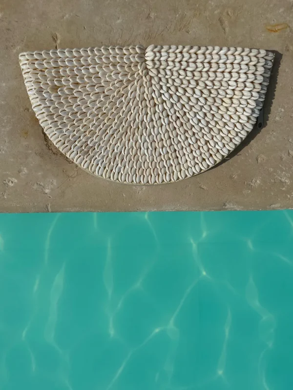 Bonita's Half-moon Shell Clutch<Boutique Bonita Clearance