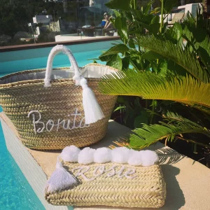 Bonita's Palm Leaf Clutch - Embroidered pom pom<Boutique Bonita Online