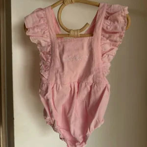 Personalised Pink Ruffle Baby Romper<Boutique Bonita Online